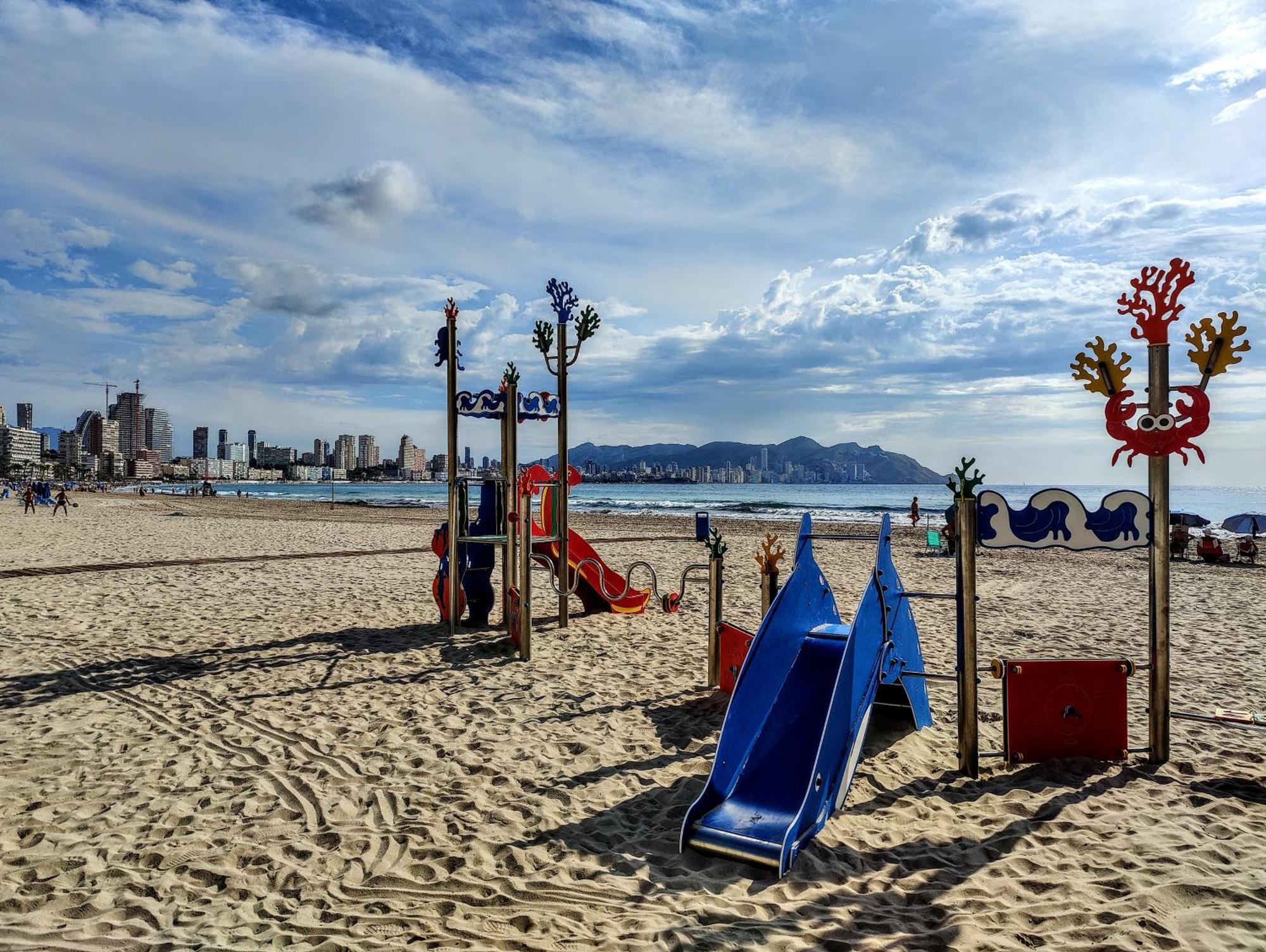 Coblanca Blue Sky Apartment Benidorm Bagian luar foto