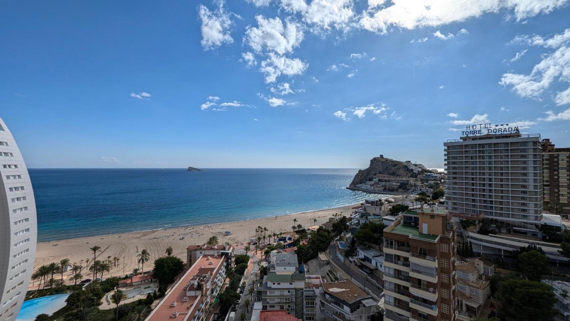 Coblanca Blue Sky Apartment Benidorm Bagian luar foto